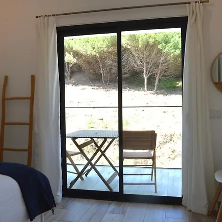 Yolo - Ocean And Nature Shelter *